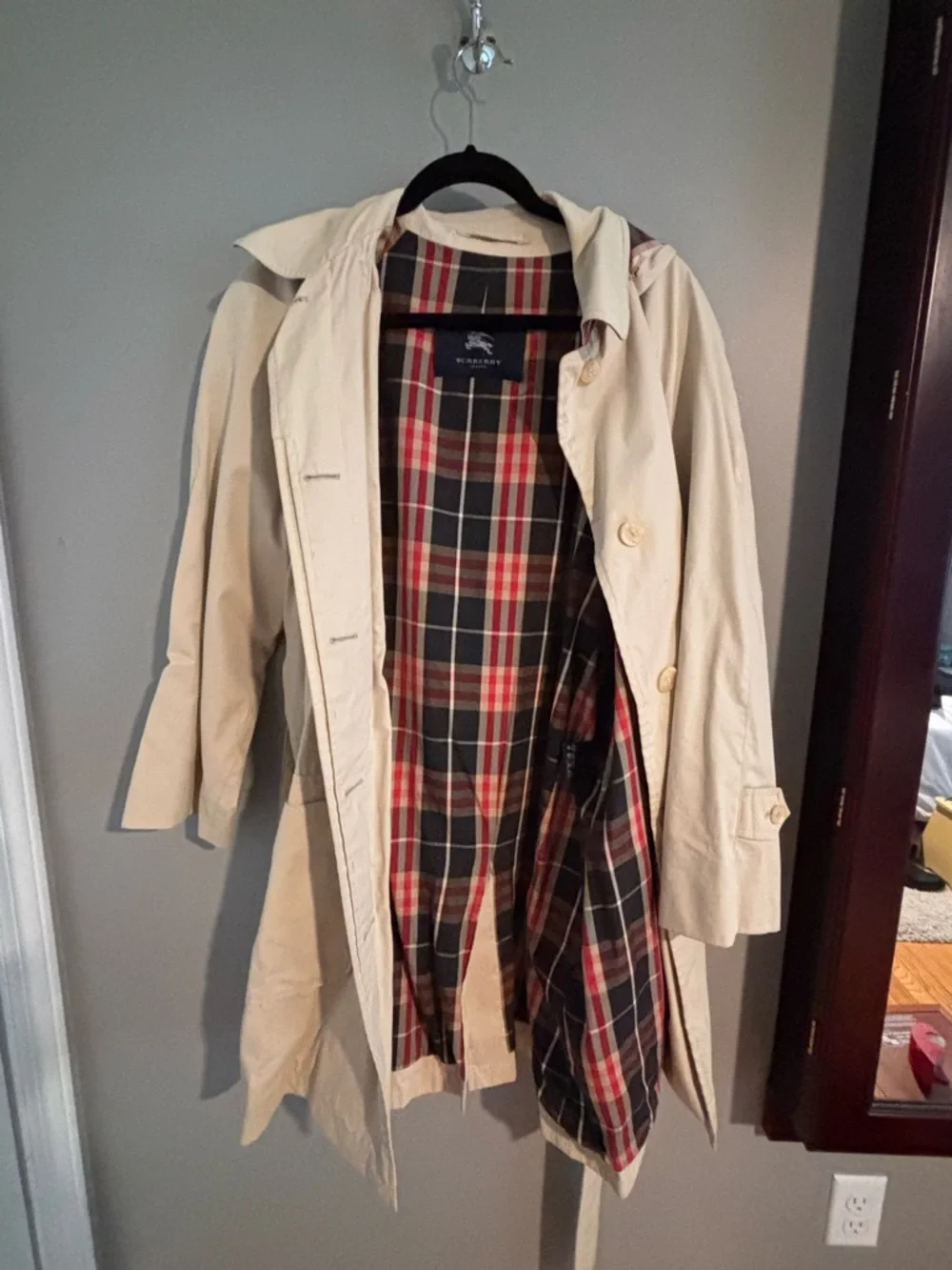 Burberry London Beige Trench Coat Nova Check Lined Belted Women’s size L - Picture 2 of 2